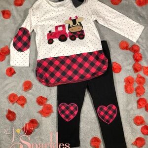 Girls’s valentine two piece cow pant set.